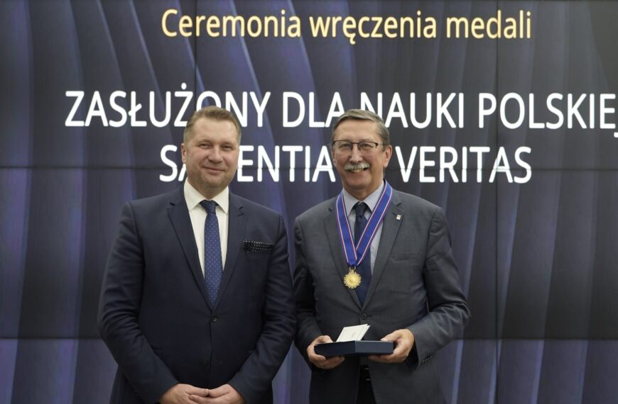 Medal dla prof. dr. hab. Jana Żaryna