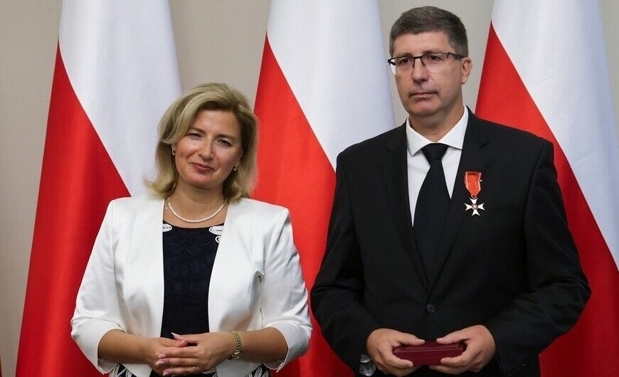 Prof. dr hab. Adam Dziurok odznaczony Krzyżem Kawalerskim Orderu Odrodzenia Polski